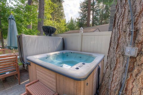Backyard- Hot Tub