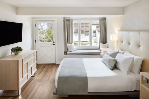 The Sandpiper Room (ADA) | Premium bedding, down comforters, individually decorated