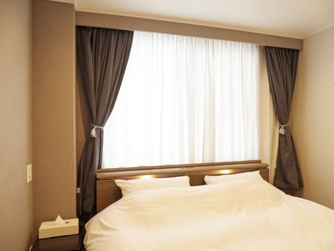 Double Room, Shared Bathroom, Shared Shower Room | 1 bedroom, down comforters, blackout drapes, free WiFi