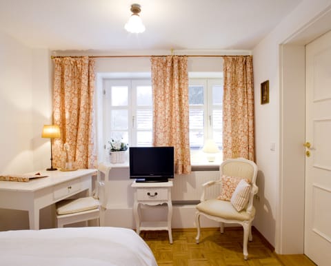 Standard Double Room | Minibar, desk, free WiFi, bed sheets