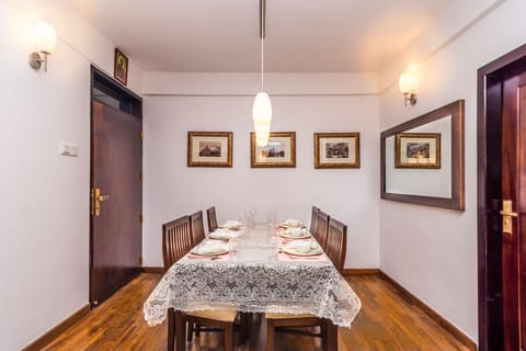 Family Apartment, 2 Bedrooms | In-room dining