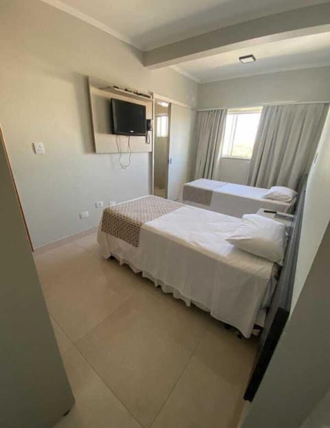 Deluxe Twin Room | Desk, blackout drapes, free WiFi, bed sheets