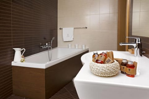 Classic Studio Suite (with the bath) | Bathroom | Free toiletries, hair dryer, bathrobes, slippers