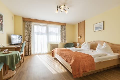 Standard Double Room | In-room safe, individually decorated, individually furnished, desk