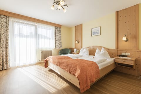 Standard Double Room | In-room safe, individually decorated, individually furnished, desk