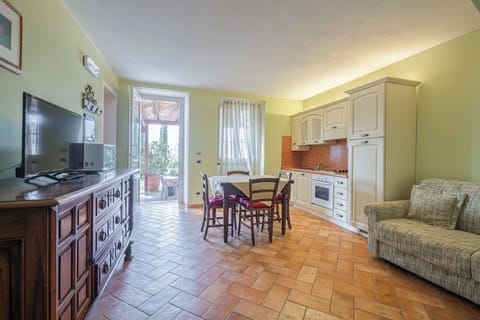 Apartment | Private kitchen | Electric kettle, highchair