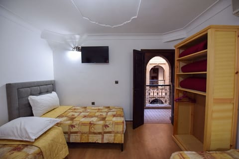 Triple Room | Free WiFi, bed sheets