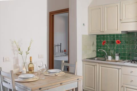 Apartment, 1 Bedroom | Private kitchenette | Fridge, microwave, stovetop, electric kettle