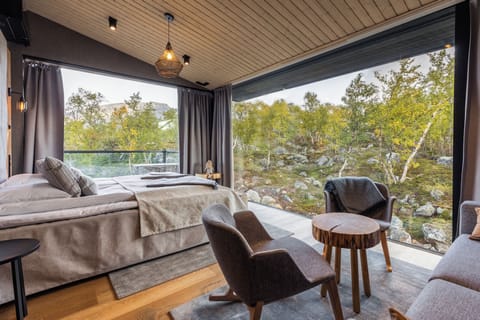 Suite with sauna and jacuzzi | Soundproofing, iron/ironing board, free WiFi, bed sheets