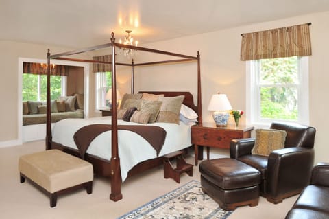 Luxury Suite (Bristol) | Hypo-allergenic bedding, down comforters, individually decorated