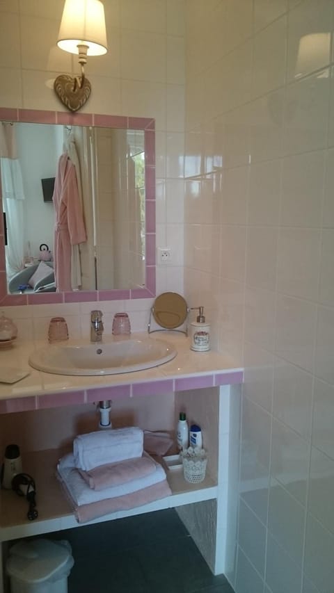 Shower, free toiletries, hair dryer, bathrobes