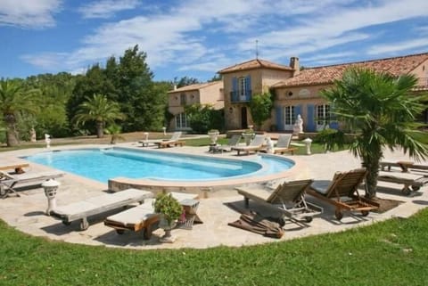     large 6m by 12m heated swimming pool          
        
