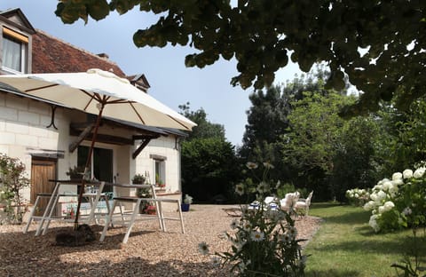 Outside: table and benches
for breakfast & dinners