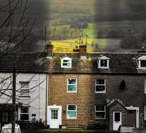 Mid- terrace with views