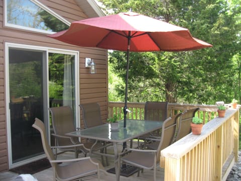 Deck seating for 6 with umbrella
