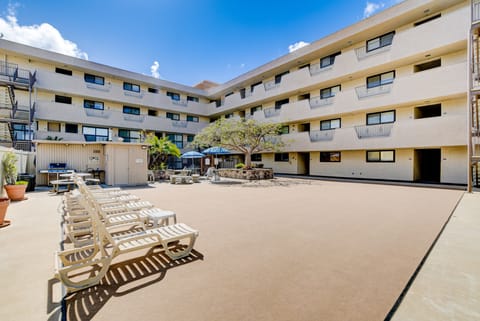 Sunbathing courtyard. Note the gas BBQ and outdoor bathroom.