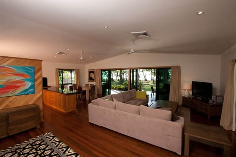 Beachside House | Living room | 32-inch LCD TV with digital channels, TV