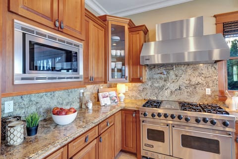 Professional kitchen, Viking Range