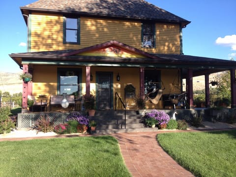 The Fabulous Farmhouse!