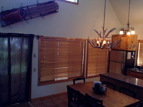 MOUNTED 1900 TOBAGAN