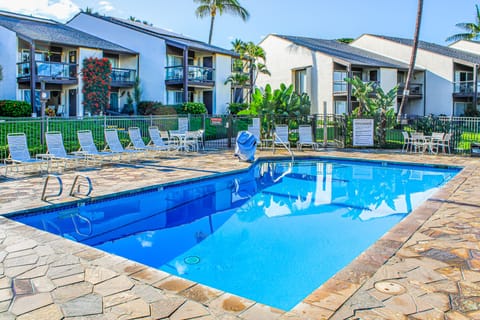 2 outdoor pools, sun loungers