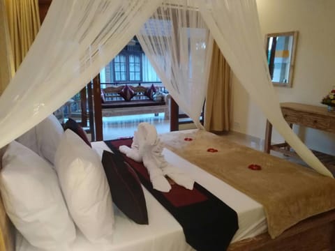 Standard Double Room, Balcony | Living area