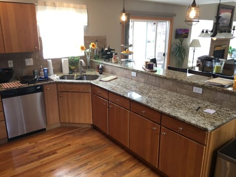 Kitchen/Dining Area