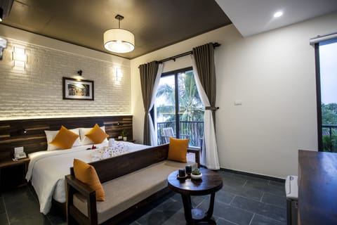 Deluxe Double Room, 1 Bedroom, Balcony, City View | Minibar, desk, soundproofing, free WiFi