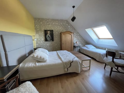 Family Triple Room (Yellow) | Individually decorated, individually furnished, blackout drapes