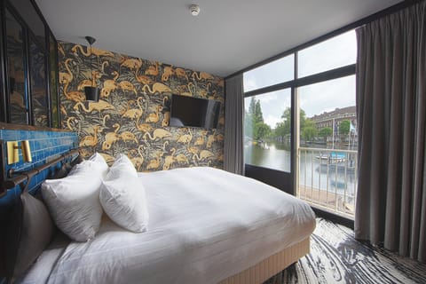 Design Suite, 1 Bedroom, Non Smoking, Canal View | Water view