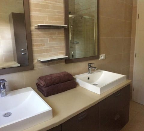 Romantic Double Room, Terrace, Garden View | Bathroom | Free toiletries, hair dryer, slippers, towels