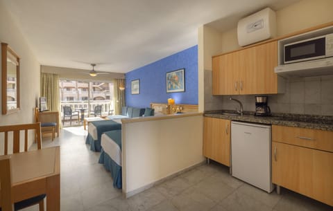 Studio, Pool View | In-room safe, free cribs/infant beds, WiFi, bed sheets