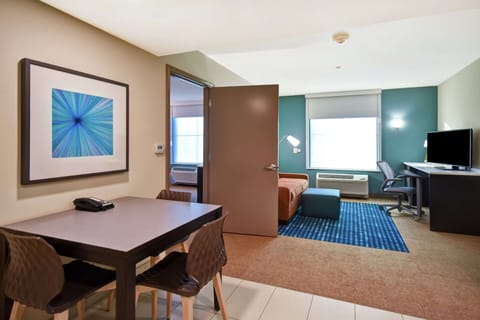 Suite, 1 King Bed, Accessible, Bathtub | Desk, iron/ironing board, free WiFi, bed sheets