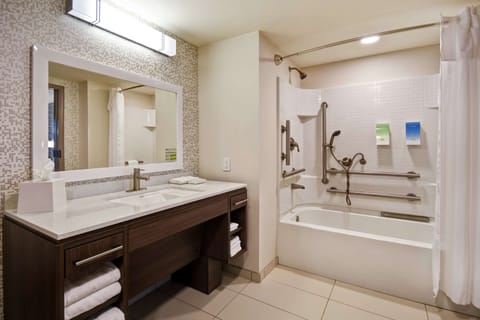Studio, 1 King Bed, Accessible, Bathtub | Bathroom | Hair dryer, towels