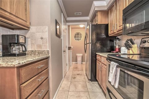 Full Size Washer/Dryer in Utility Room