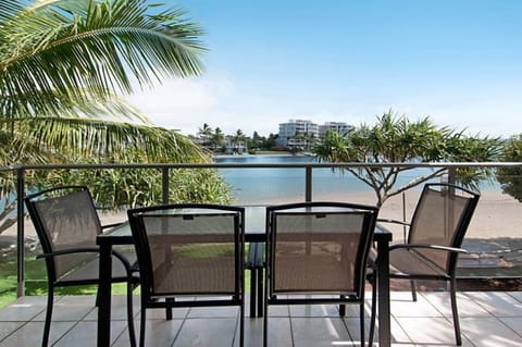 Apartment, 2 Bedrooms, River View | Balcony