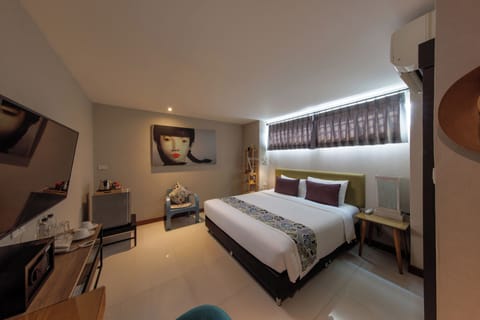 Deluxe Double Room | Egyptian cotton sheets, premium bedding, memory foam beds, free minibar
