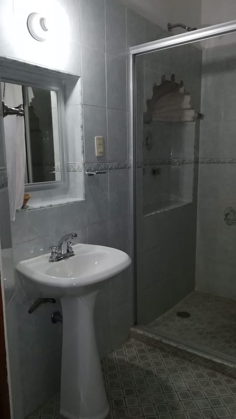 Duplex, Multiple Beds, Non Smoking | Bathroom | Shower, free toiletries, towels