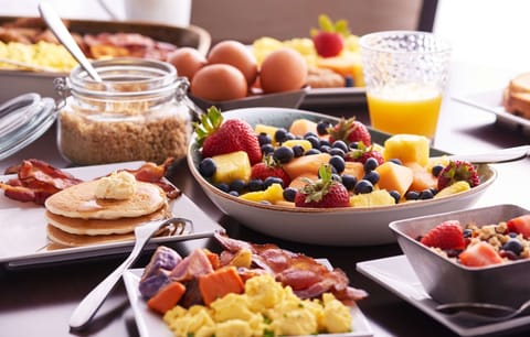 Lunch, dinner and brunch served