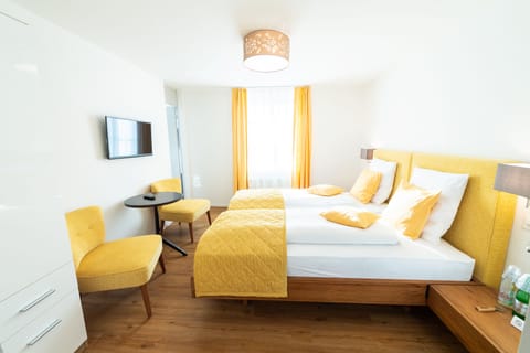 Double Room | Premium bedding, desk, blackout drapes, iron/ironing board