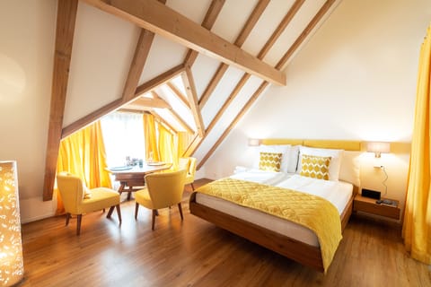 Suite | Premium bedding, desk, blackout drapes, iron/ironing board