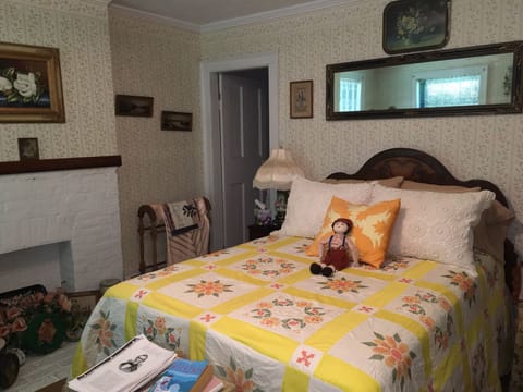 Double Room | Individually decorated, individually furnished, iron/ironing board