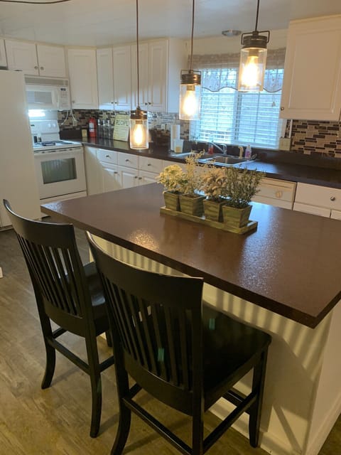 Extra table/counter space to accommodate your group.