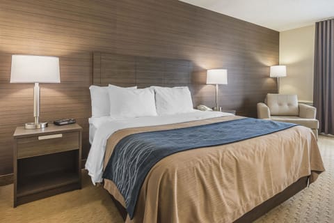 Standard Queen Room, Upper Floor | Premium bedding, pillowtop beds, desk, blackout drapes