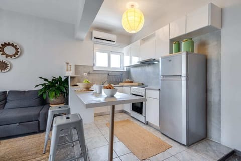 Standard Apartment, 1 Bedroom, Balcony | Private kitchen | Fridge, oven, stovetop, coffee/tea maker