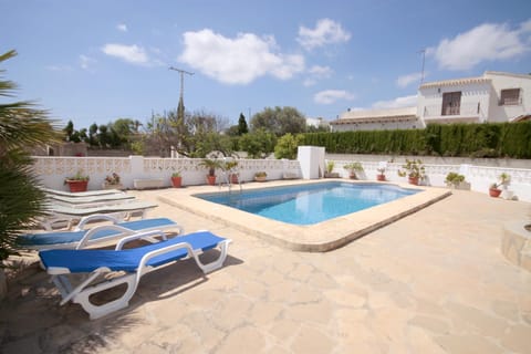 Garden and swimming pool