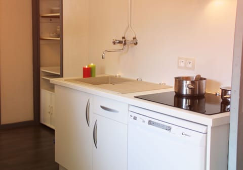 Apartment, 2 Bedrooms (5 Pers) | Private kitchen | Electric kettle