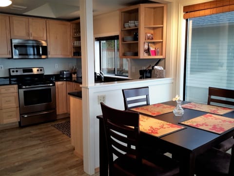 Updated kitchen+ dining nook