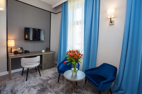 Premium Double Room | Premium bedding, minibar, in-room safe, desk