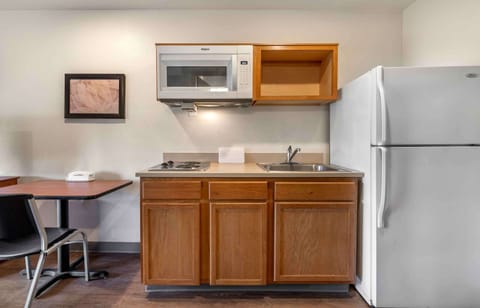 Standard Studio, 1 Queen Bed, Non Smoking, Refrigerator & Microwave | Private kitchen | Full-size fridge, microwave, stovetop, freezer